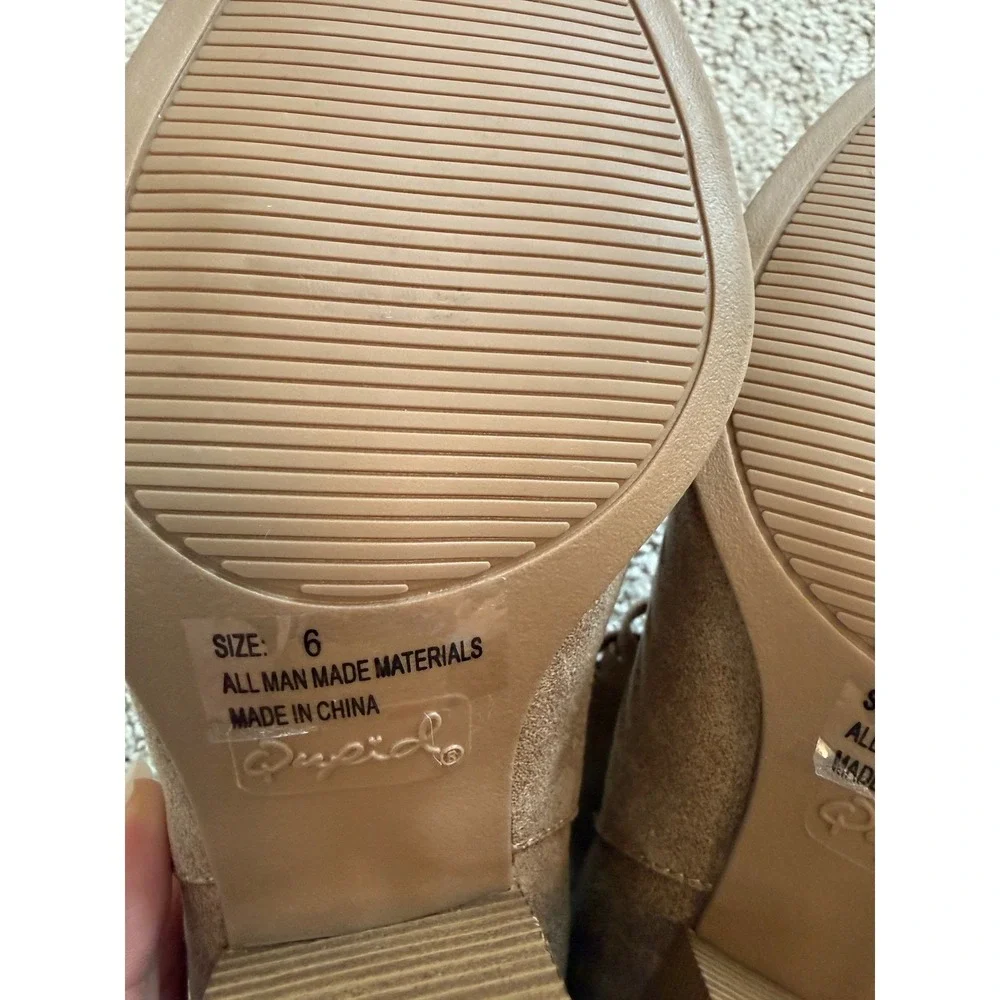 Qupid Taupe Suede Cutout Ankle Bootie Heel Sz 6 –‎ Cute Western Boho Vibes